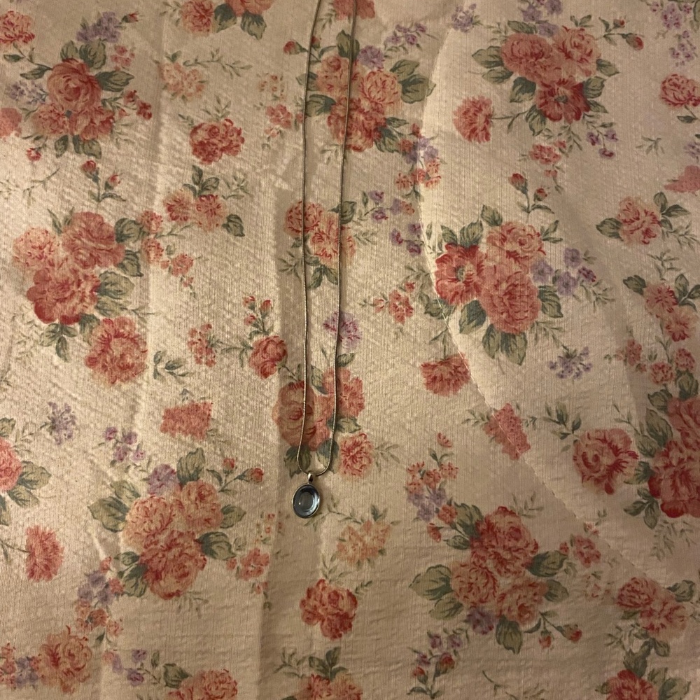 Elegant Silver Pendant Necklace